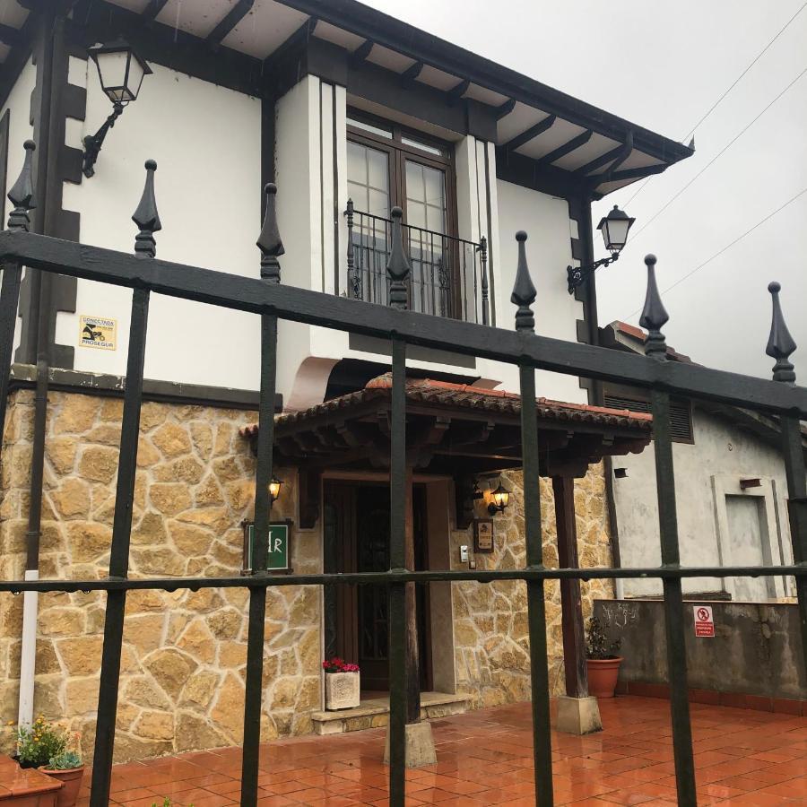 Hotel Restaurante La Carasca Orlé Exterior foto